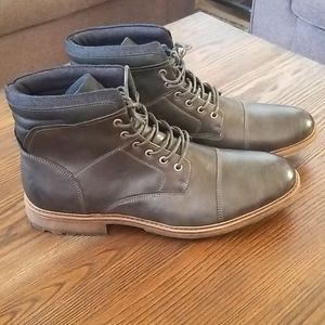 NWOT Men's Boots (Gray)